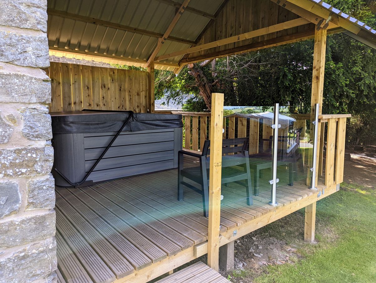 Hot tub available for groups at Pentrenant Hall